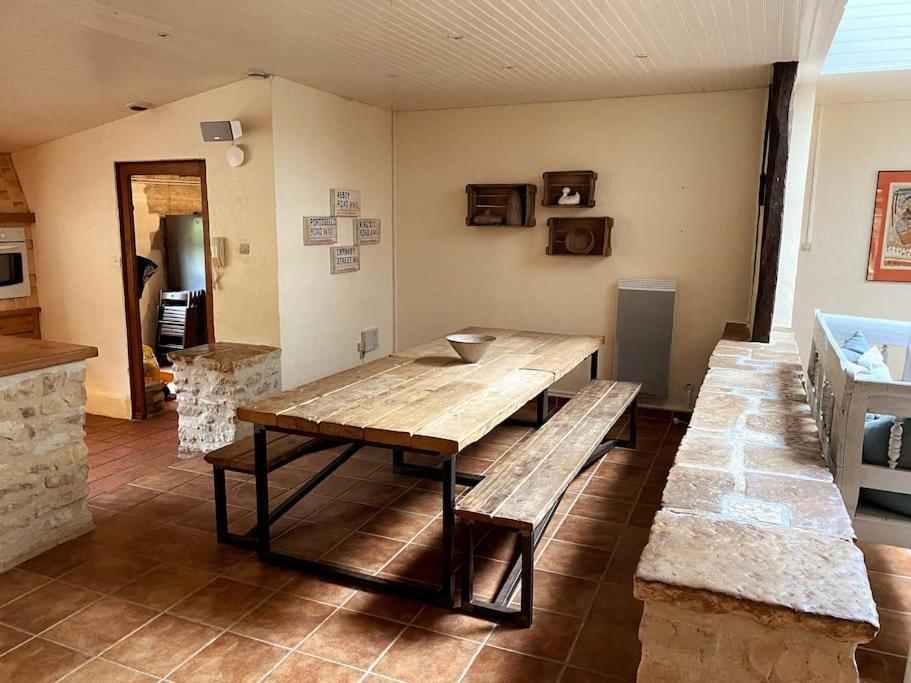 Uniquely Private Holiday Villa In The Charente Puyreaux Εξωτερικό φωτογραφία